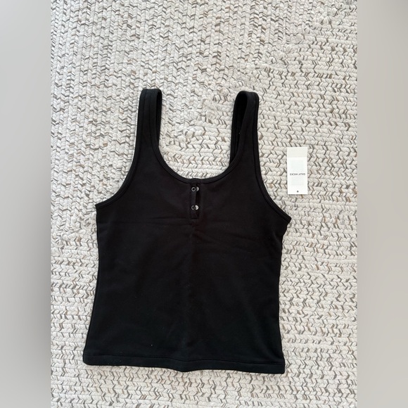 Hollister Tops - NEVER WORN, WITH TAGS. Hollister Black Ribbed Scoop Tank with Front Snap
